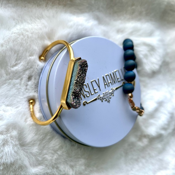 Kinsley Armelle 2 Piece Bracelet Set Quartz and Bead Raven - Picture 3 of 7